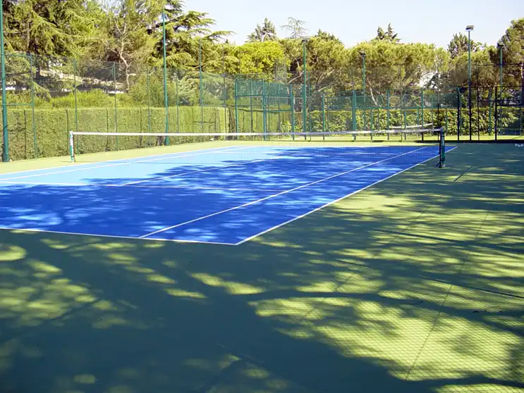 Como-escoger-las-zapatillas-de-tenis-adecuadas-según-la-superficie-