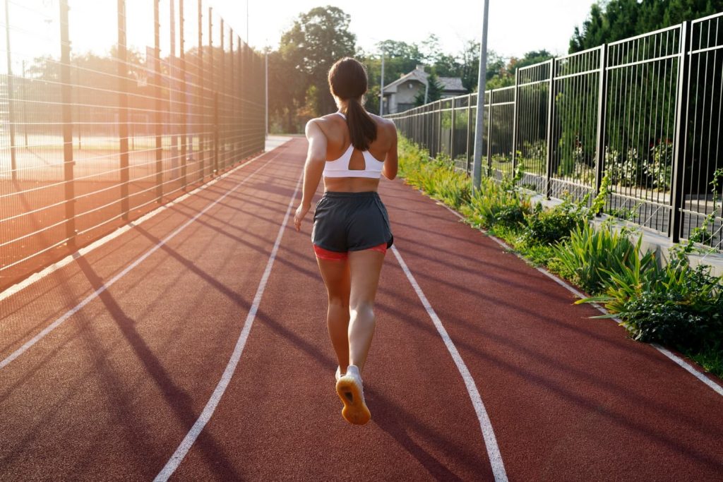 desgasta un pavimento de atletismo